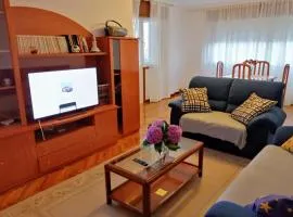 Amplio apartamento con garaje en Burela