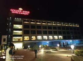 Golden Shine By Blues Hotel & Resorts，位于Dasāda的酒店