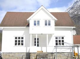 Comfortable house in quiet area，位于Luster的酒店