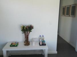 Knysna Budget Friendly Stay，位于克尼斯纳的家庭/亲子酒店