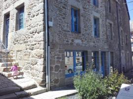 Gîte Charbonnerie，位于Moncontour的酒店