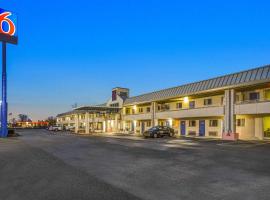 Motel 6-North Ridgeville, OH - Cleveland Intl Airport - N Ridgeville，位于North Ridgeville的酒店