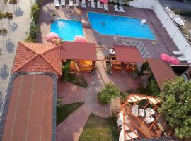 Alba Family Club Hotel，位于普里莫尔斯科的酒店