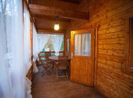 Bungalow Tossa Pelada i Mobil Home Rodell，位于Fornols的酒店