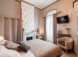 Hôtel de Charme Le Provence，位于普罗旺斯地区萨隆的酒店