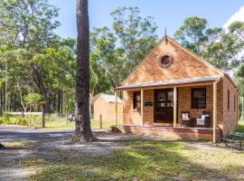 Bay and Bush Cottages Jervis Bay，位于赫斯基森的酒店