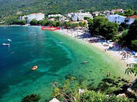 Apartmani Marina Gradac，位于格拉达茨的酒店