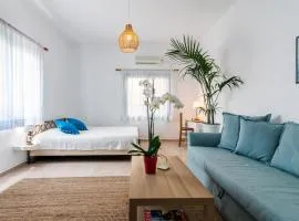 Aquanis Milos Apartments