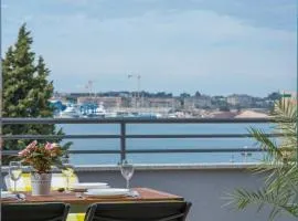 City Centre Sea View Apartment