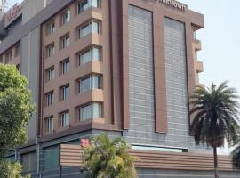 瑜珈城酒店，位于纳威孟买的酒店