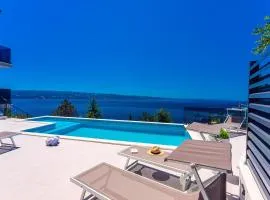 Villa Belvedere with heated pool, billiards, Media room, sea views,10 pax