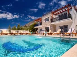 Villa MIRNA with heated pool & whirlpool, traditional wine bar, 150m from sea