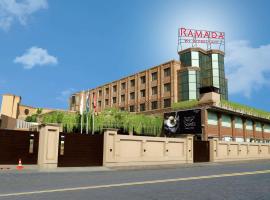 Ramada by Wyndham Multan，位于木尔坦的酒店
