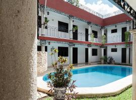 La Aurora Hotel Colonial，位于巴利亚多利德奇琴伊查国际机场 - CZA附近的酒店