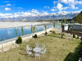 Indus View Hotel Skardu，位于锡卡都的酒店