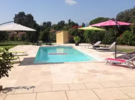 Suite spacieuse avec accès piscine