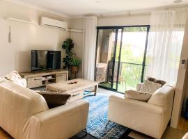 Spacious Homely Apartment Close to Everything，位于珀斯The Perth Mint附近的酒店