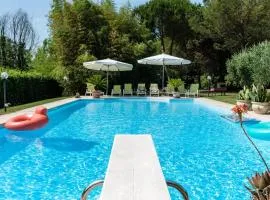 Charming Villa in Pisa with terrace and shared pool