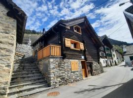 Baita dal Gat by Quokka 360 - modern wooden chalet in Faido，位于Sobrio的酒店