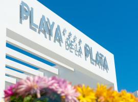 Hotel Playa de la Plata，位于萨阿拉德洛斯阿图内斯的带泳池的酒店