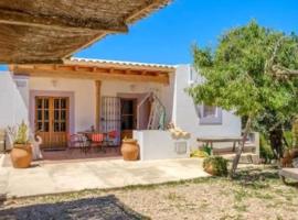 CASA IBICENCA EN CALA D´HORT，位于圣何塞德萨塔莱阿的酒店