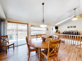 Cape Meares Retreat，位于Cape Meares的酒店