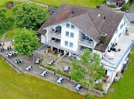 Panorama Hotel Freudenberg，位于阿彭策尔的酒店