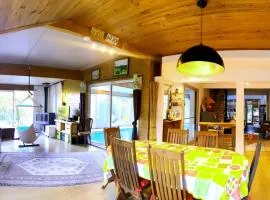 Maison conviviale 8 personne avec piscine intérieure, à la campagne