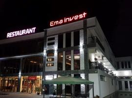 HOTEL EMA，位于泰托沃Železnička Stanica Tetovo附近的酒店