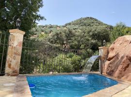 Spacious House Zambra + Pool，位于Zambra的酒店