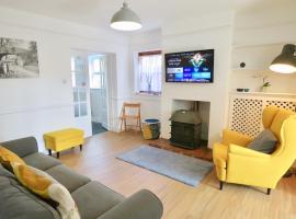 Lyndale House - Exclusive use, self catering, fpventures Stroud，位于斯特劳德的酒店