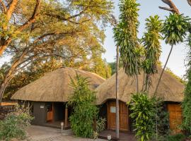 布什里弗尔山林小屋，位于Mica的浪漫度假酒店