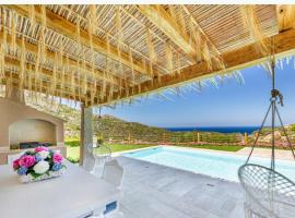 Sardinia Family Villas - Villa MariaPia with private pool and seaview，位于切尔沃港的酒店