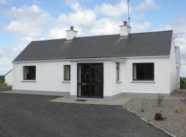 Beautiful 3-Bed House in Knock，位于诺克St Patrick's Church附近的酒店