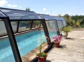 Vahiné Paradise Resort & Spa Piscine Toulouse，位于Montaigut-sur-Save的酒店