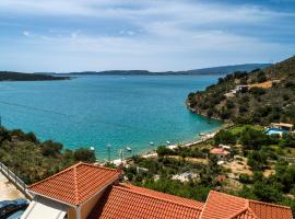 SEA VIEW RETREAT STUDIO IN AGIOS KONSTANTINOS!，位于Dhavgáta的酒店