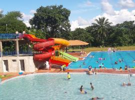 Las Bioma's Aqua-Park，位于图纳里镇的酒店