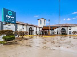 Clarion Pointe Richmond North near University，位于里士满的酒店