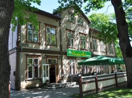 阔杜拉公园酒店，位于派尔努的酒店
