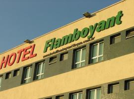 Hotel Flamboyant，位于Itaquaquecetuba的酒店