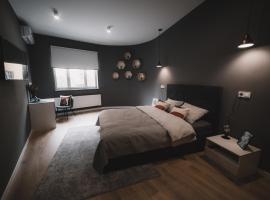 Apart-hotel Kostjukowski Apartments Nizhynska 17，位于利沃夫的酒店