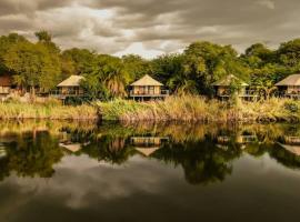 Shametu River Lodge，位于Divundu克罗科旺戈鳄鱼场附近的酒店