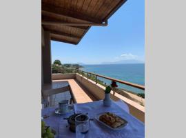 360º suite with endless views to the Ionian Sea，位于米提卡斯的公寓