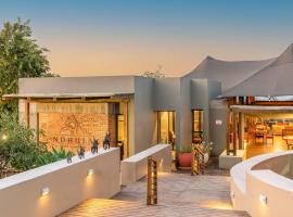 Ndhula Luxury Tented Lodge，位于白河的Spa酒店