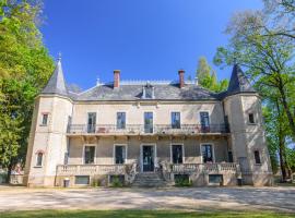 Château de la villeneuve，位于Saint-Marcel索恩河畔夏龙高尔夫附近的酒店