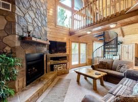Daa Bear's Lodge，位于加特林堡的酒店
