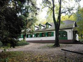 Fehérkőlápa Turistaház Panzió，位于利拉菲赖德的豪华帐篷营地