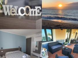 Hotel Aurora，位于瓦拉泽的酒店