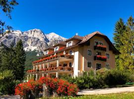 Boutique Hotel Villa Blu Cortina D'Ampezzo，位于科尔蒂纳丹佩佐的酒店