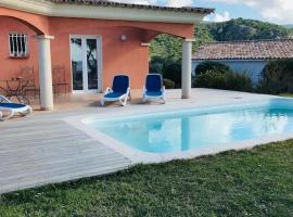 Superbe villa avec piscine vue mer, proche plage et Porticcio，位于皮耶特罗塞拉的别墅